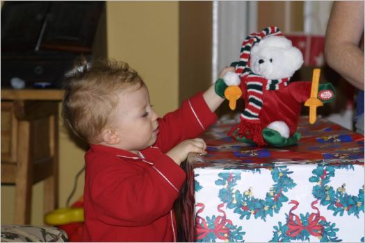Gavin goes for the pressies!