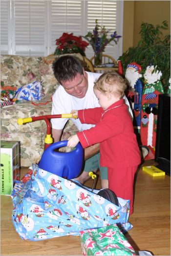 Gavin's first bike. Thanks Santa!