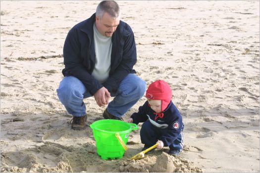 Buddy and DA make a sand castle!