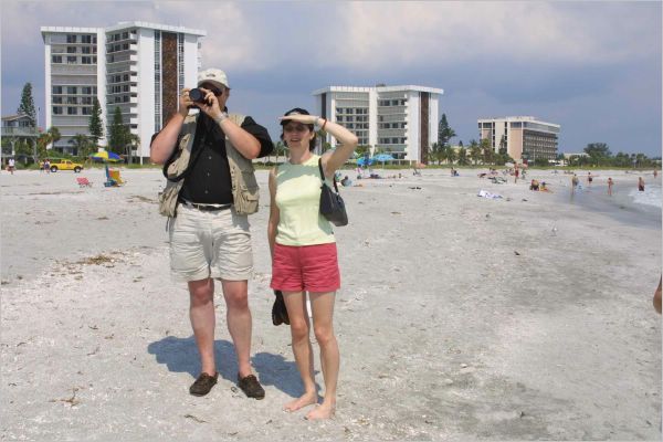 While shopping in Sarasota, we popped down to the beach for a look!