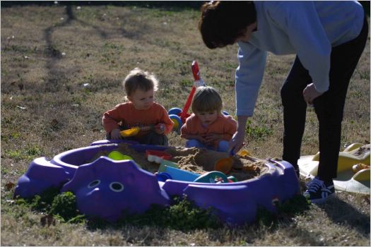 You make the sand castle this way!