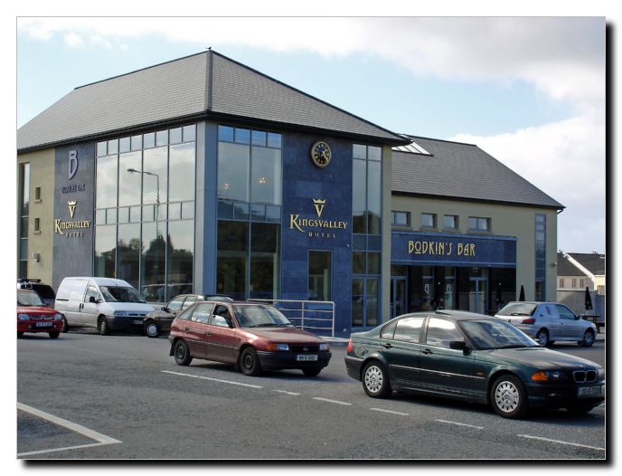 View of building front as you enter the road. To the left of the picture is Galway Crystal factory (not in view). 